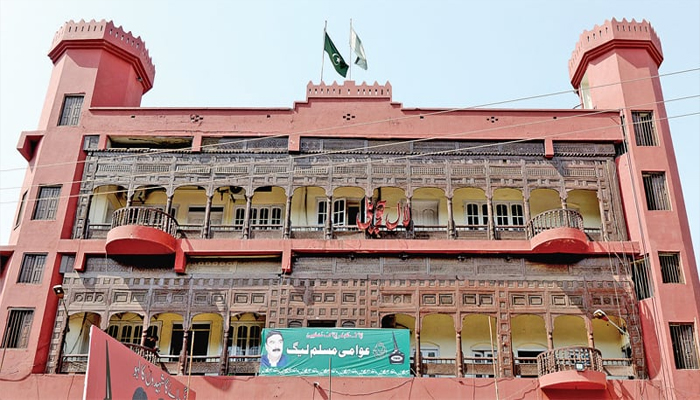 راولپنڈی میں واقع لال حویلی—فائل فوٹو
