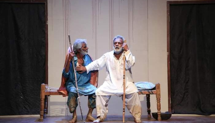 پاکستان تھیٹر فیسٹیول کے 15ویں روز ٹریجڈی تھیٹر پلے ’برسات‘ سندھی زبان میں پیش