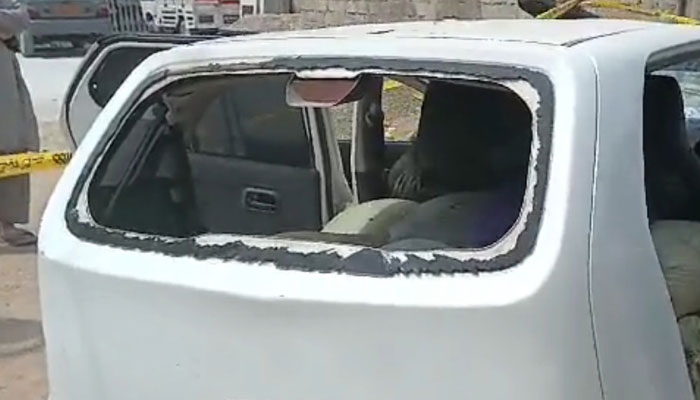 کراچی میں کار پر پولیس کی فائرنگ سے نوجوان ہلاک