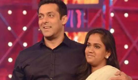 سلمان خان کا بہن کو’آیت الکرسی‘ کی کیلی گرافی کا تحفہ