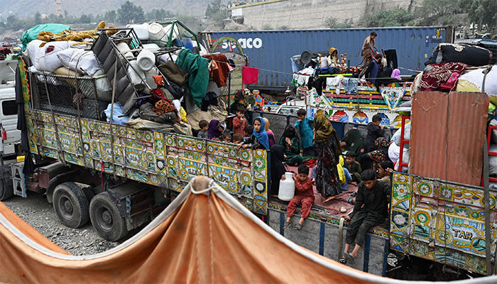 خیبر پختونخوا حکومت نے غیر قانونی مقیم افغانوں کا ڈیٹا مرتب کرلیا