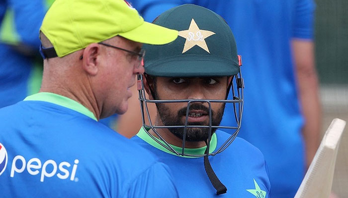 بابر اعظم نیچرل کپتان تھے، پی سی بی نے ہٹانے کا فیصلہ جلدی میں کیا، میتھیو ہیڈن