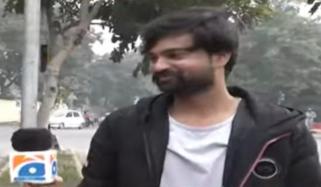 لاہوری منچلوں نے اسموگ کی رکاوٹوں سے ہی کھیلنا شروع کردیا