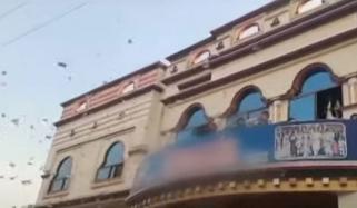 نارووال کے گاؤں میں شادی میں ’’لوٹ سیل‘‘