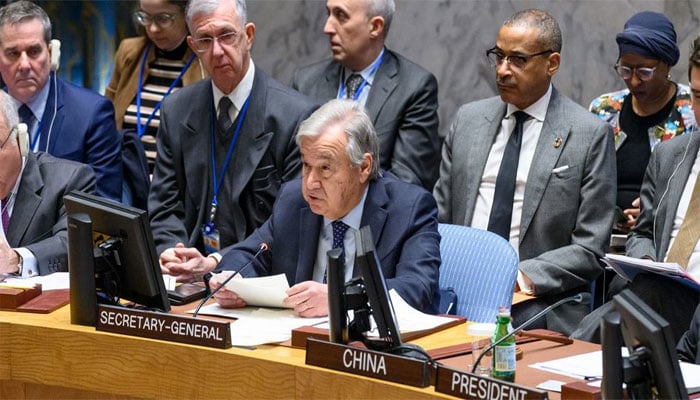 اقوام متحدہ کے سیکریٹری جنرل انتونیو گوتریس سلامتی کونسل کے اجلاس سے خطاب کر رہے ہیں۔ (تصویر بشکریہ سوشل میڈیا)۔