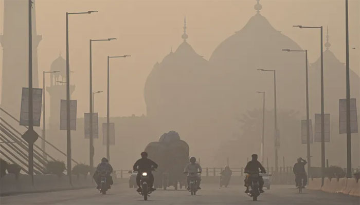 پنجاب میں اسموگ کی صورتحال میں کمی، حکومت نے پابندیاں ختم کرنے کا اعلان