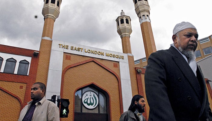 لندن، بم کی افواہ پر مسجد کو نمازیوں سے خالی کرالیا گیا