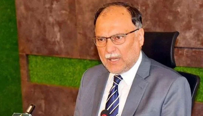 IPP سے ملاقات کیلئے کسی کا کوئی دباؤ نہیں، احسن اقبال