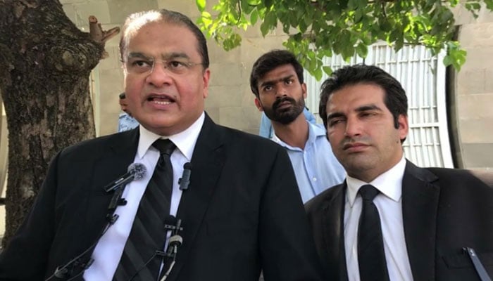 بانی پی ٹی آئی کے وکیل بیرسٹر سلمان صفدر----فائل فوٹو