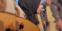غزہ: فلسطینی لڑکی کی موسیقی کے ذریعےخوفزدہ بچوں کا دھیان بٹاتے ویڈیو وائرل 