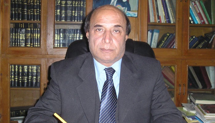 لطیف کھوسہ کا الیکشن میں پی ٹی آئی کی 2 تہائی اکثریت کا دعویٰ