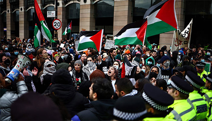 غزہ میں اسرائیل کے سفاکانہ مظالم کے خلاف دنیا بھر میں مظاہرے جاری
