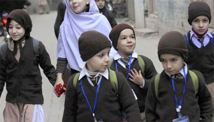 پنجاب میں سردی کے پیش نظر یونیفارم پہننے کی پالیسی نرم کردی گئی