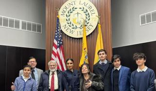 فوزیہ جنجوعہ کی اپنے 4 بچوں اور شوہر سمیت حلف برداری میں شرکت