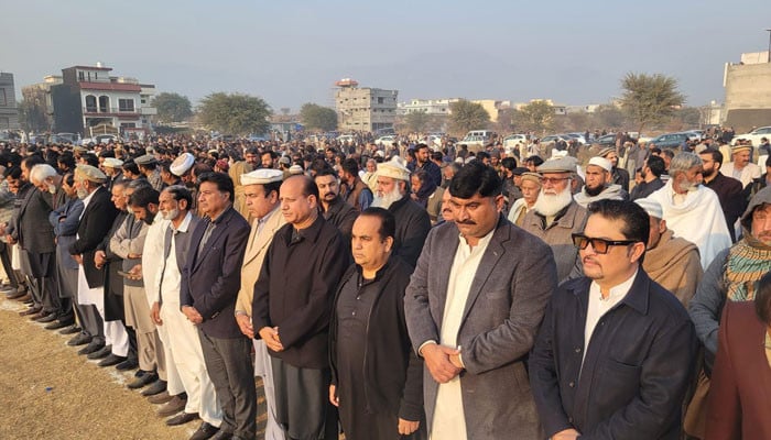 میاں نواز شریف کی ن لیگی رہنما ملک نور اعوان سے بھائی کی وفات پر اظہار تعزیت