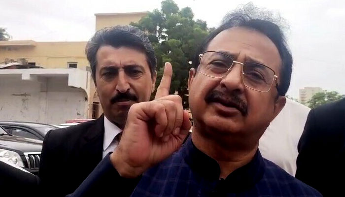 مجھے ایڈز کے مریضوں والے وارڈ میں بند رکھا ہے، حلیم عادل شیخ