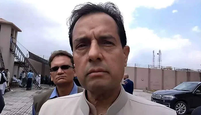 پی ٹی آئی نے صوبے کو 1 ہزار ارب کا مقروض کردیا، کیپٹن صفدر