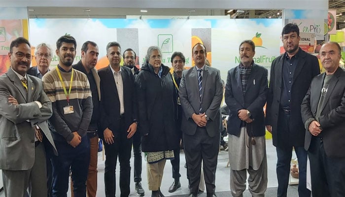 جرمنی میں پاکستانی سفیر کا برلن میں جاری پھل اور سبزیوں کی نمائش کا دورہ، پاکستانی تاجروں سے ملاقات