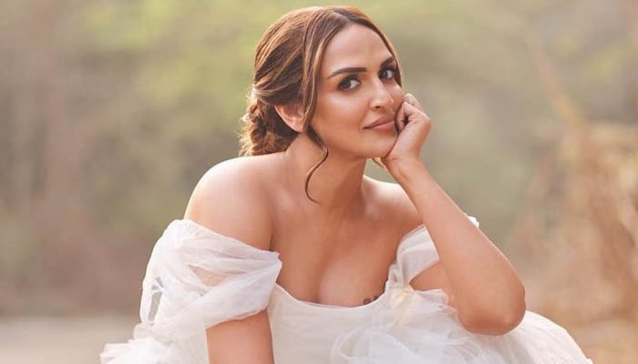 Top 3 Esha Deol music videos