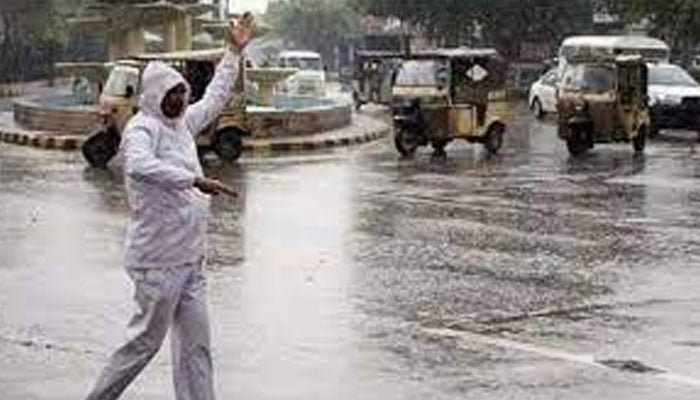 کراچی میں تیز بارش کا اسپیل ختم