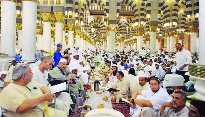 سعودی عرب میں مساجد کے اندر افطاری پر پابندی عائد کردی گئی