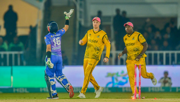 Peshawar Zalmi defeated Multan Sultans by 4 runs after an interesting match