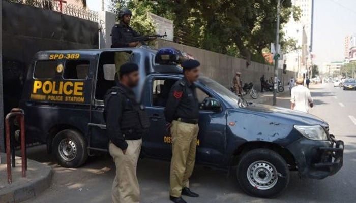 کراچی: پی آئی بی سے لاپتہ بچی 3 دن بعد انڈہ موڑ سے مل گئی کراچی: پی آئی بی سے لاپتہ بچی 3 دن بعد انڈہ موڑ سے مل گئی