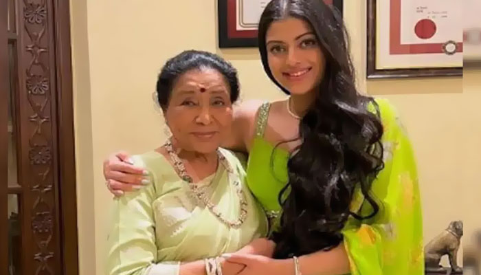 Asha Bhosle announces the launch of her granddaughter Zenai Bhosle's film career