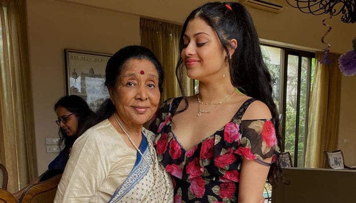 Asha Bhosle’s granddaughter, Zanai Bhosle, ready for acting debut