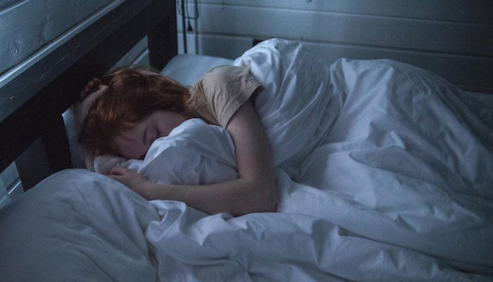 خواتین کیلئے 7 سے 8 گھنٹوں کی نیند ناکافی ہے: تحقیق