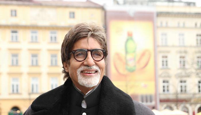 Amitabh Bachchan discharged from hospital, underwent leg angioplasty