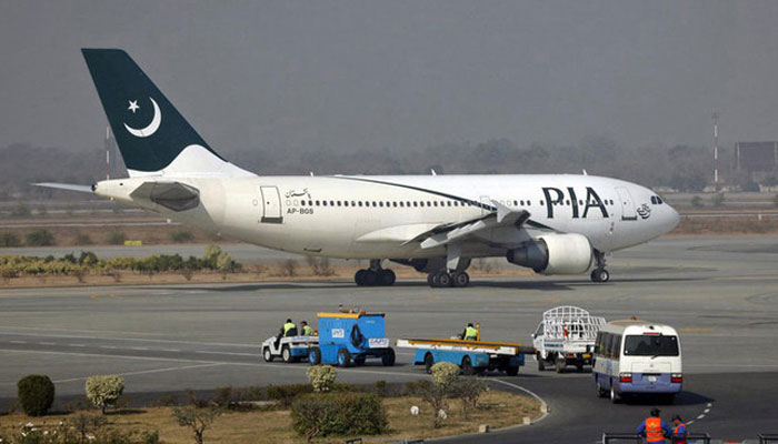 مسقط میں 13 دن سے خراب پی آئی اے طیارہ مرمت کے بعد کراچی پہنچ گیا