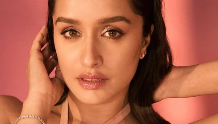 Shraddha Kapoor jokes mummy struck her with four slaps under the ear