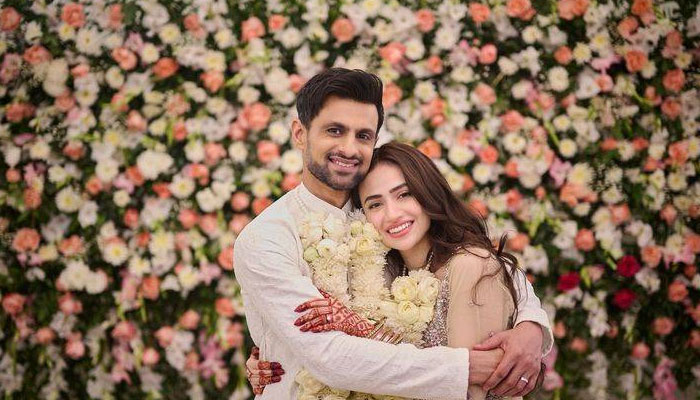 Shoaib Malik shares adorable birthday tribute for wifey Sana Javed: See