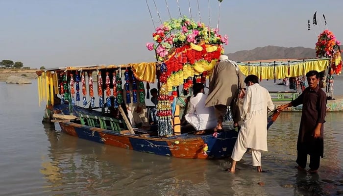 صوابی: کنڈپارک کے مقام پر دریائے سندھ میں سیاحوں کی کشتی ڈوب گئی