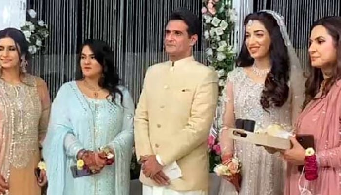 Alia Riaz and Ali Younis are married.