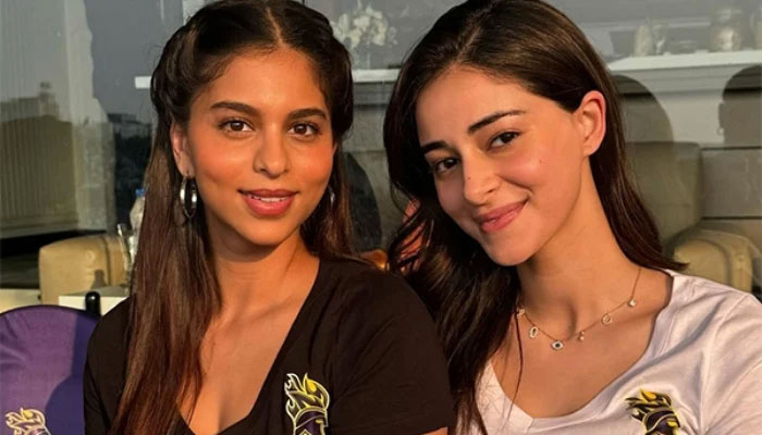 Ananya Panday, Suhana Khan's happy picture from IPL stands go viral 