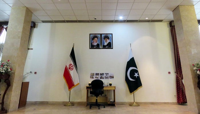 اسرائیل پر حملہ، پاکستان میں ایرانی سفارتخانے نے حقائق جاری کردیے