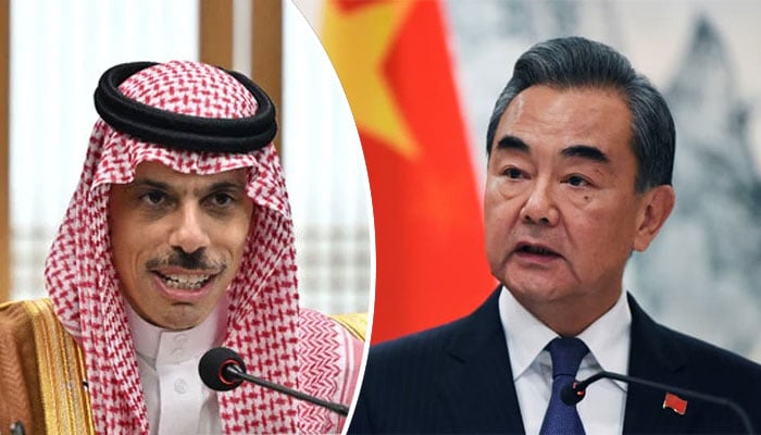 چینی وزیرِ خارجہ وانگ ای اور سعودی وزیرِ خارجہ شہزادہ فیصل بن فرحان—فائل فوٹو