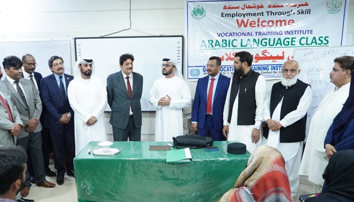کراچی: عربی سکھانے کا سینٹر قائم، اماراتی قونصل جنرل نے افتتاح کردیا