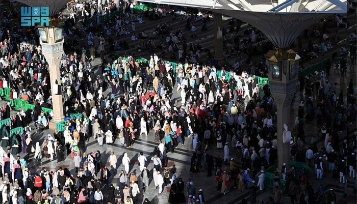 مسجد نبویﷺ میں گزشتہ ہفتے 55 لاکھ سے زائد زائرین کی آمد