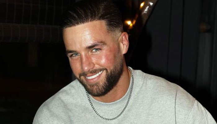 Dutch actor Donny Roelvink converts to Islam, recites Shahada