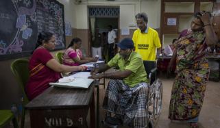 بھارت میں عام انتخابات کے دوسرے مرحلے کیلئے ووٹنگ جاری