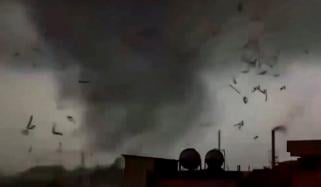 چین: ہوا کے بگولے نے تباہی مچا دی، 5 افراد ہلاک