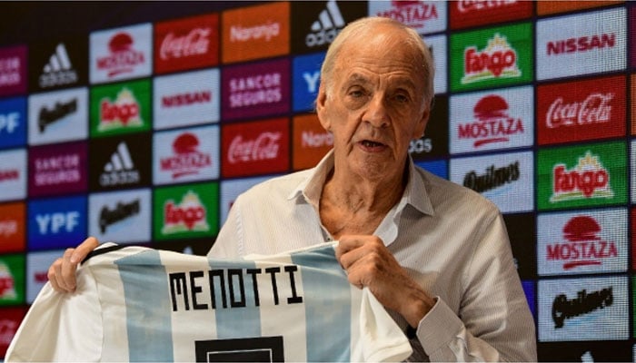 ارجنٹائن کے لیجنڈری فٹبال کوچ سیسار لوئیس مینوٹی چل بسے