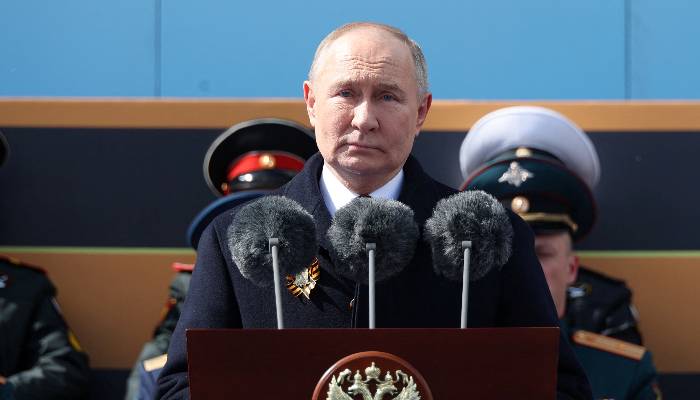 Putin reaffirms Russia's military readiness on World War II victory day 