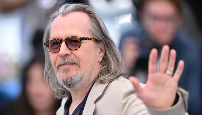 Gary Oldman clarifies his ‘mediocre’ remarks about ‘Harry Potter’ character