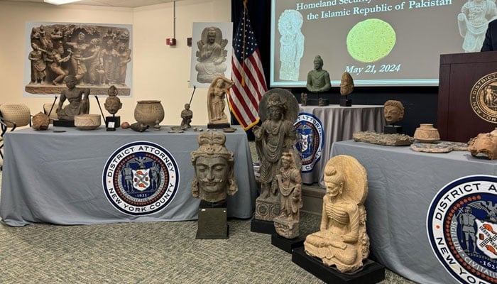 US returns million dollar stolen artefacts to Pakistan 