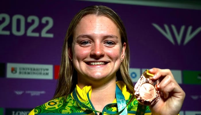 Australian Olympic gold medalist Chelsea Hodges announces retirement at age 22 
