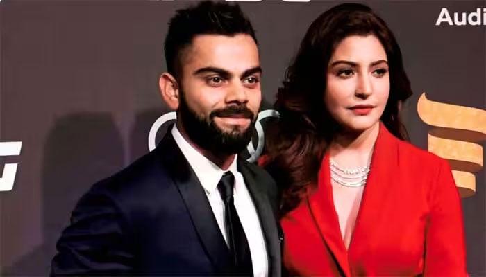 Anushka Sharma, Virat Kohli clicked post dinner with close buddies: Watch 